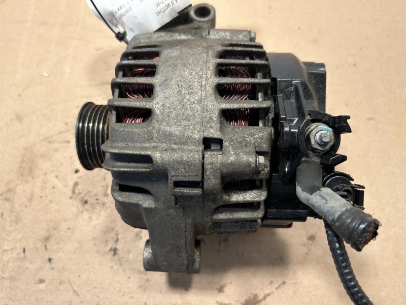 Alternator from a 2018 Ford Fiesta, photo 1