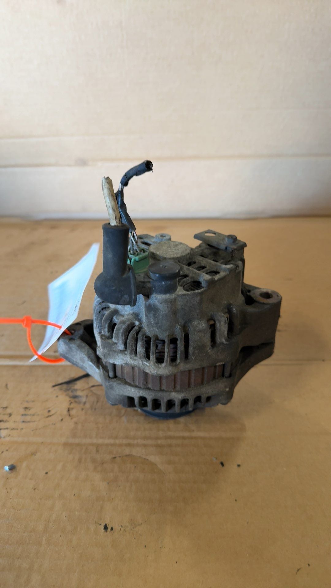 Alternator from a 1997 Honda Civic, photo 3