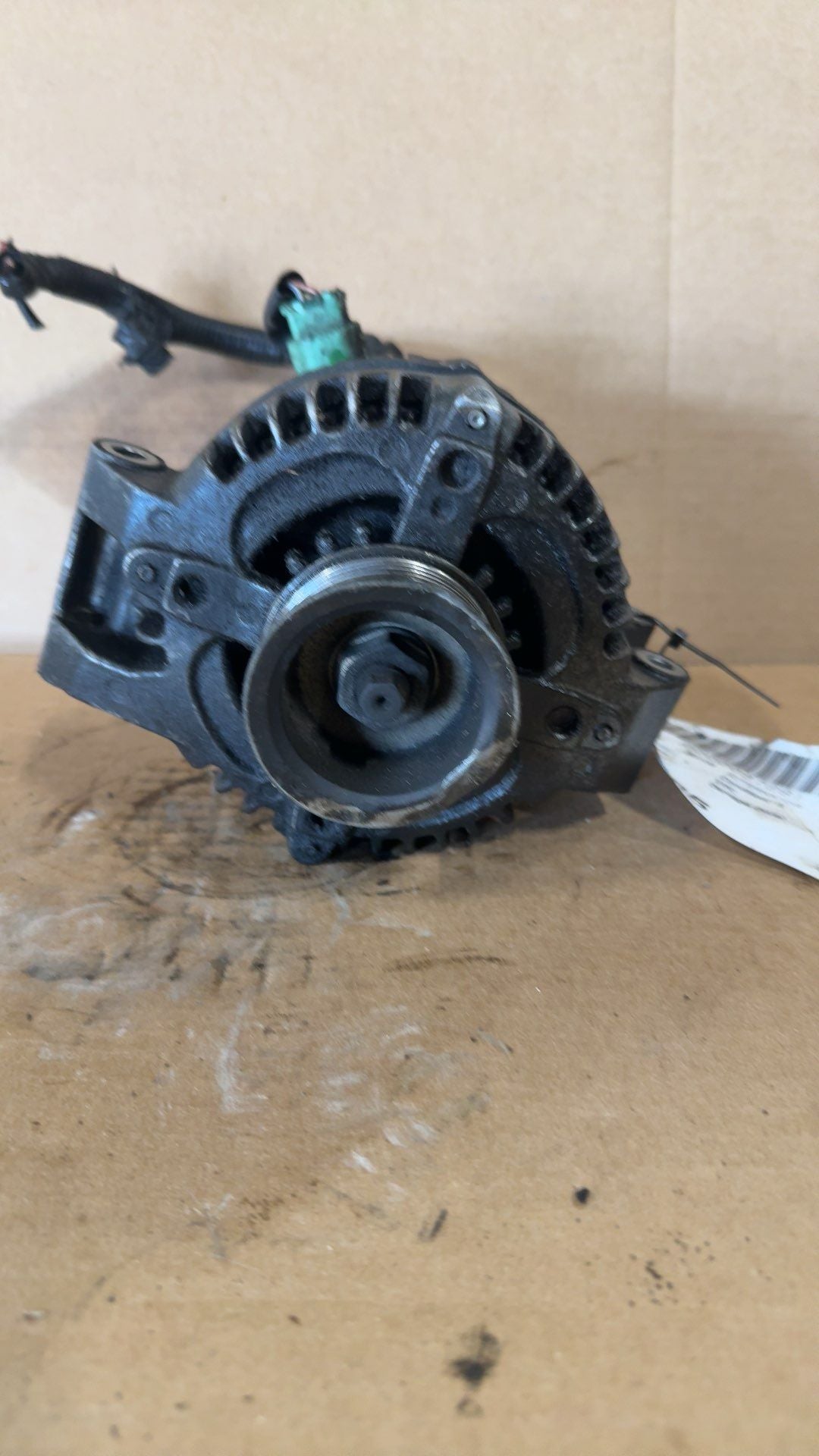 Alternator from a 2008 Honda CR-V, photo 1