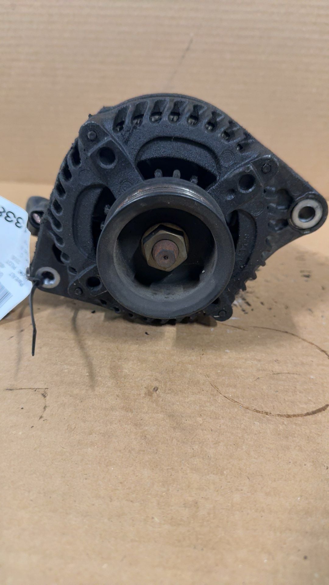 Alternator from a 2005 Honda Pilot, photo 1