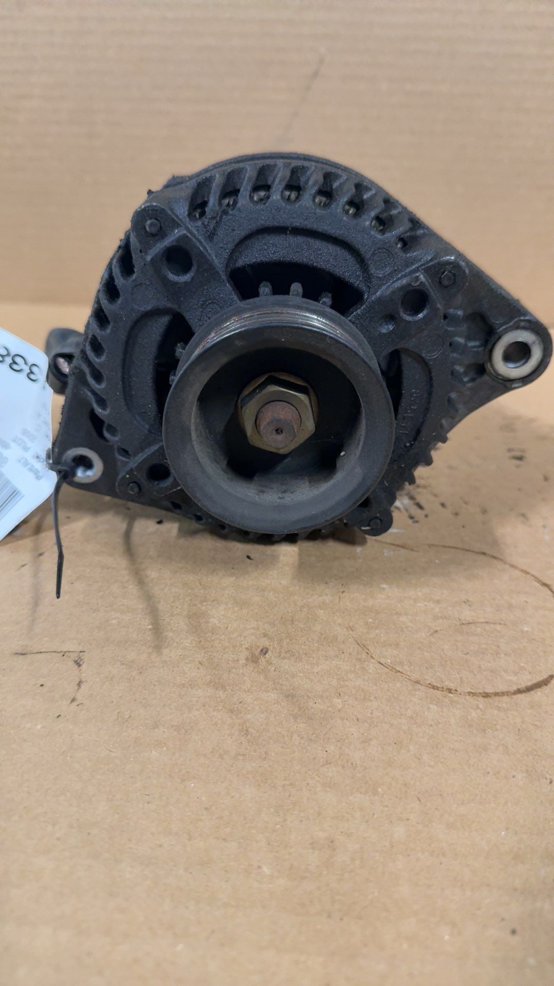 Alternator from a 2005 Honda Pilot, photo 2
