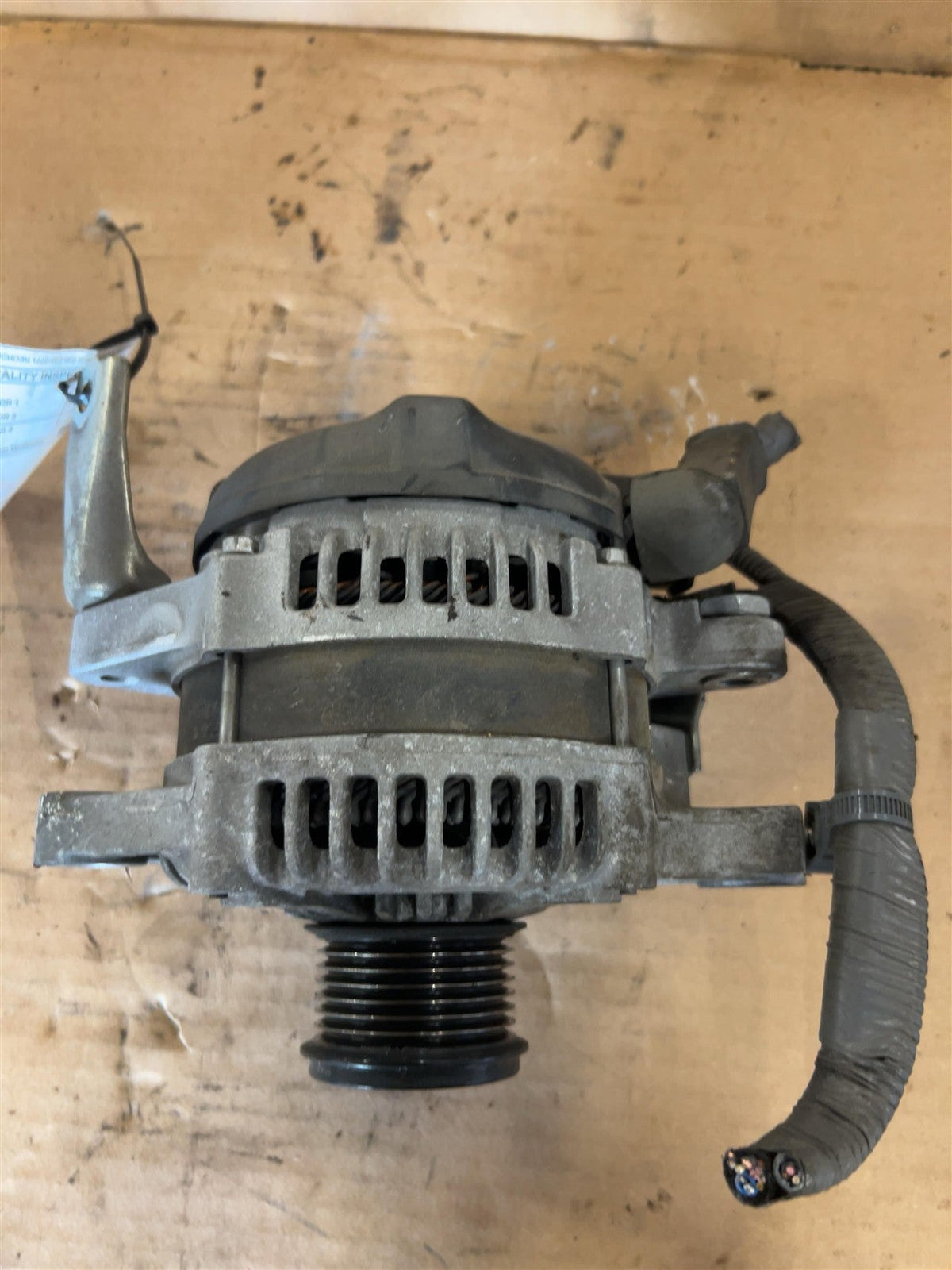 Alternator from a 2015 Lexus GS350, photo 2