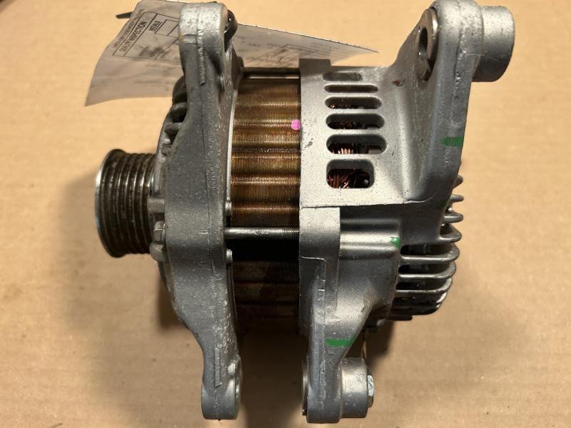 Alternator from a 2017 Mazda 3, photo 2