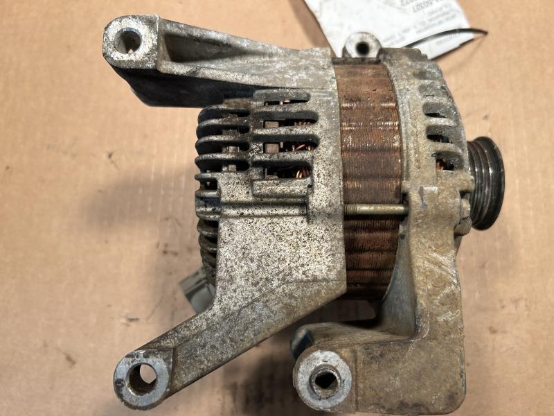Alternator from a 2010 Mazda 3, photo 1