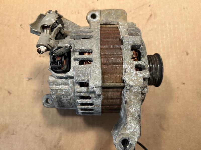 Alternator from a 2010 Mazda 3, photo 2