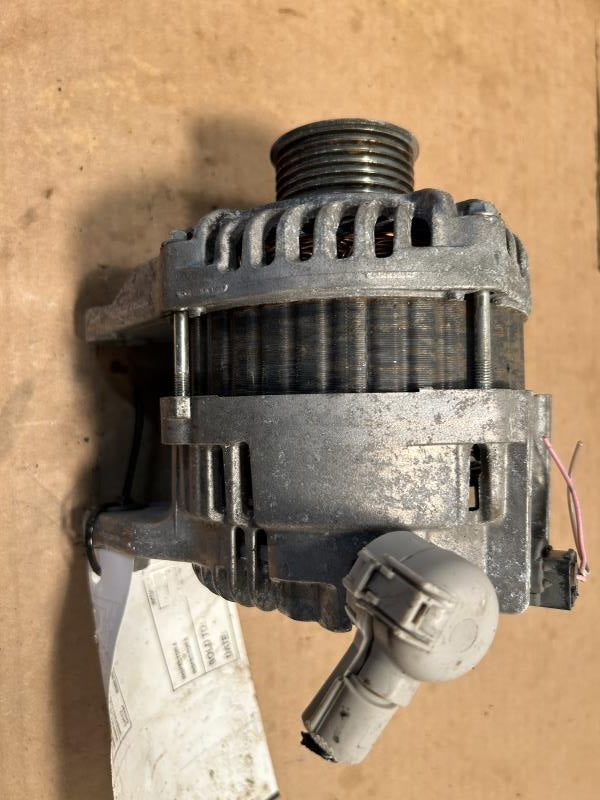 Alternator from a 2014 Mazda 3, photo 2