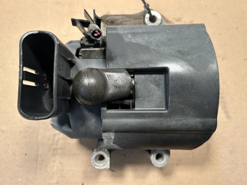 Alternator from a 2007 Mercedes-Benz, photo 2