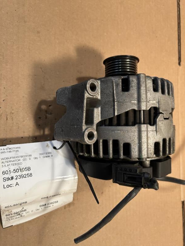 Alternator from a 2007 Mercedes-Benz, photo 1