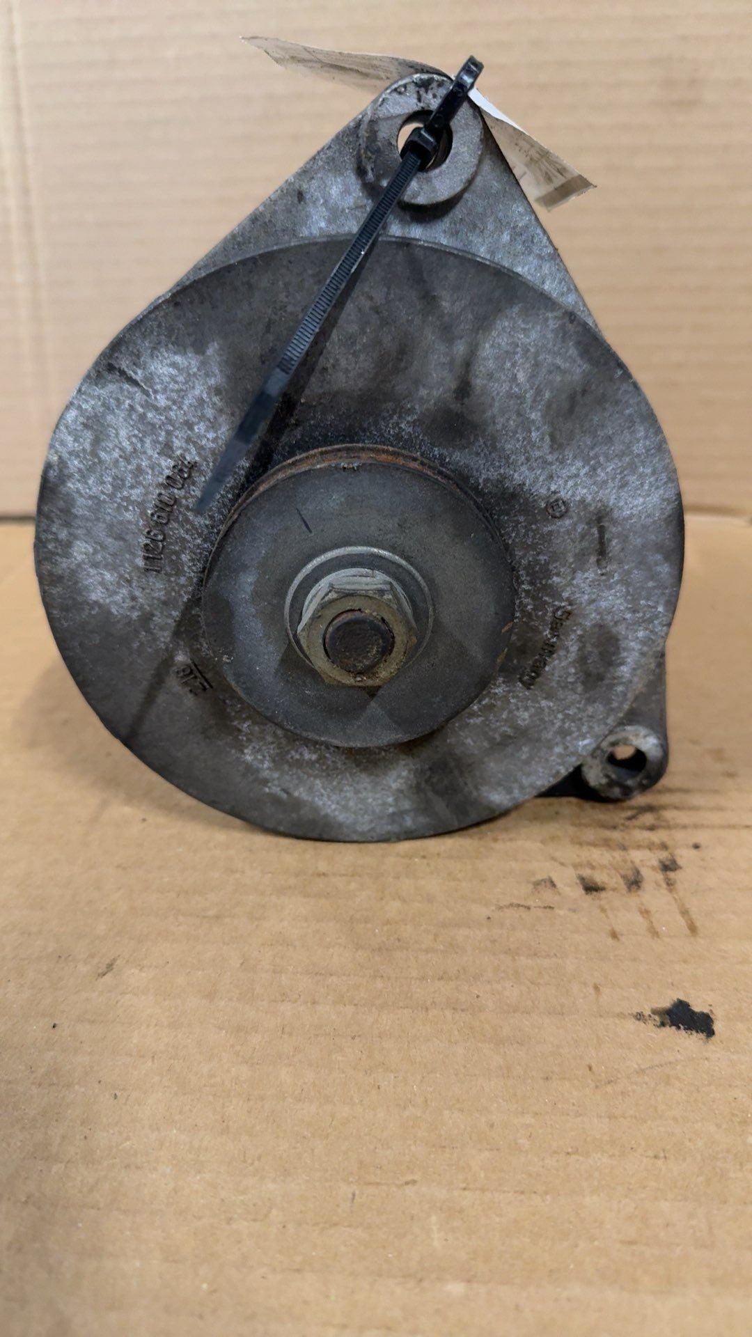 Alternator from a 1980 Mercedes-Benz 450, photo 1