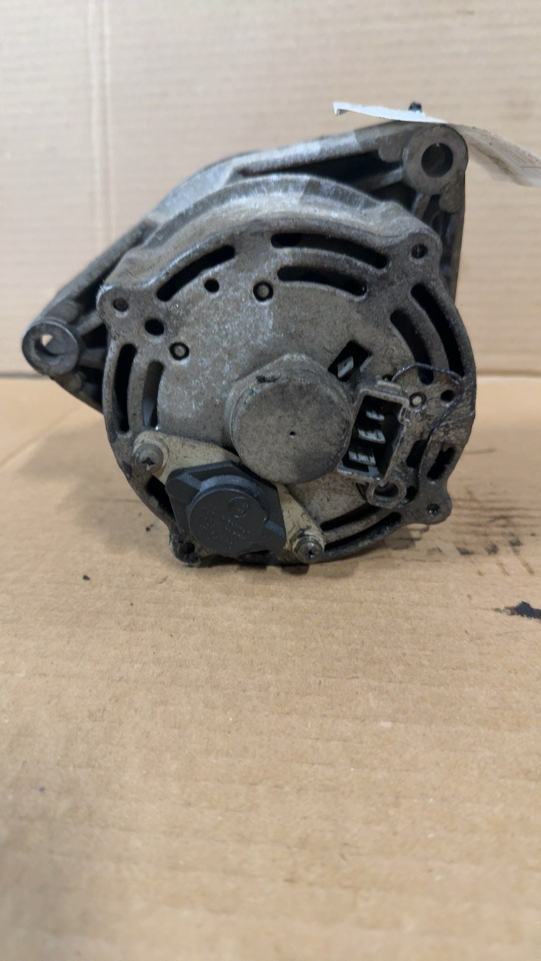 Alternator from a 1980 Mercedes-Benz 450, photo 2