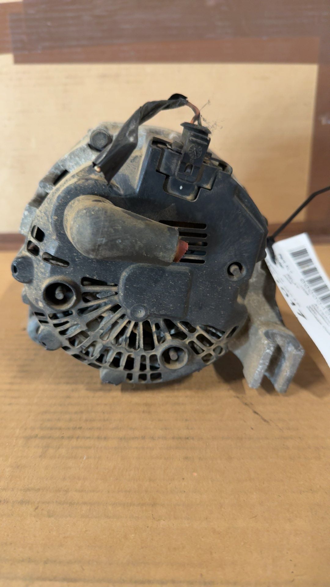 Alternator from a 2005 Saturn Relay, photo 3