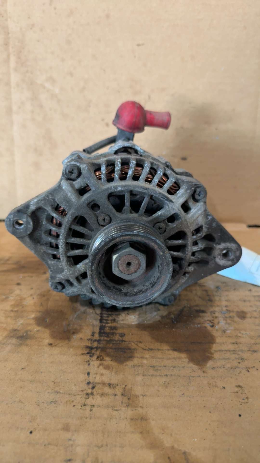 Alternator from a 2004 Subaru Legacy, photo 1