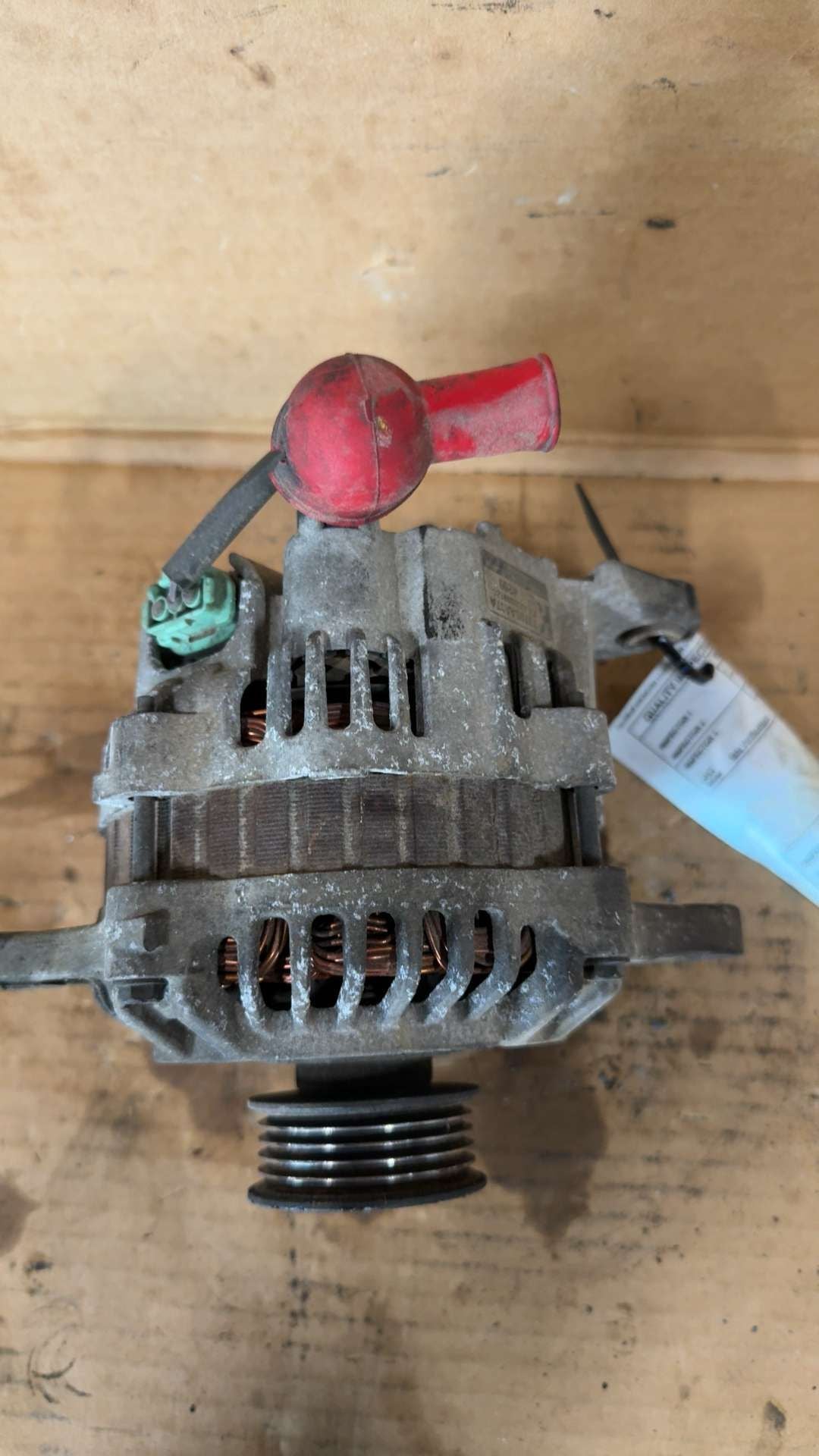 Alternator from a 2004 Subaru Legacy, photo 2