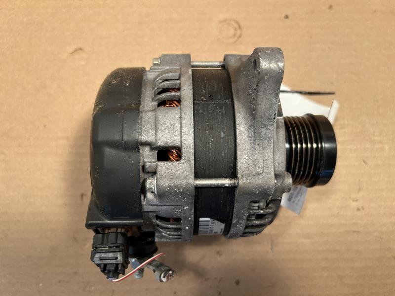 Alternator from a 2019 Subaru XV Crosstrek, photo 2