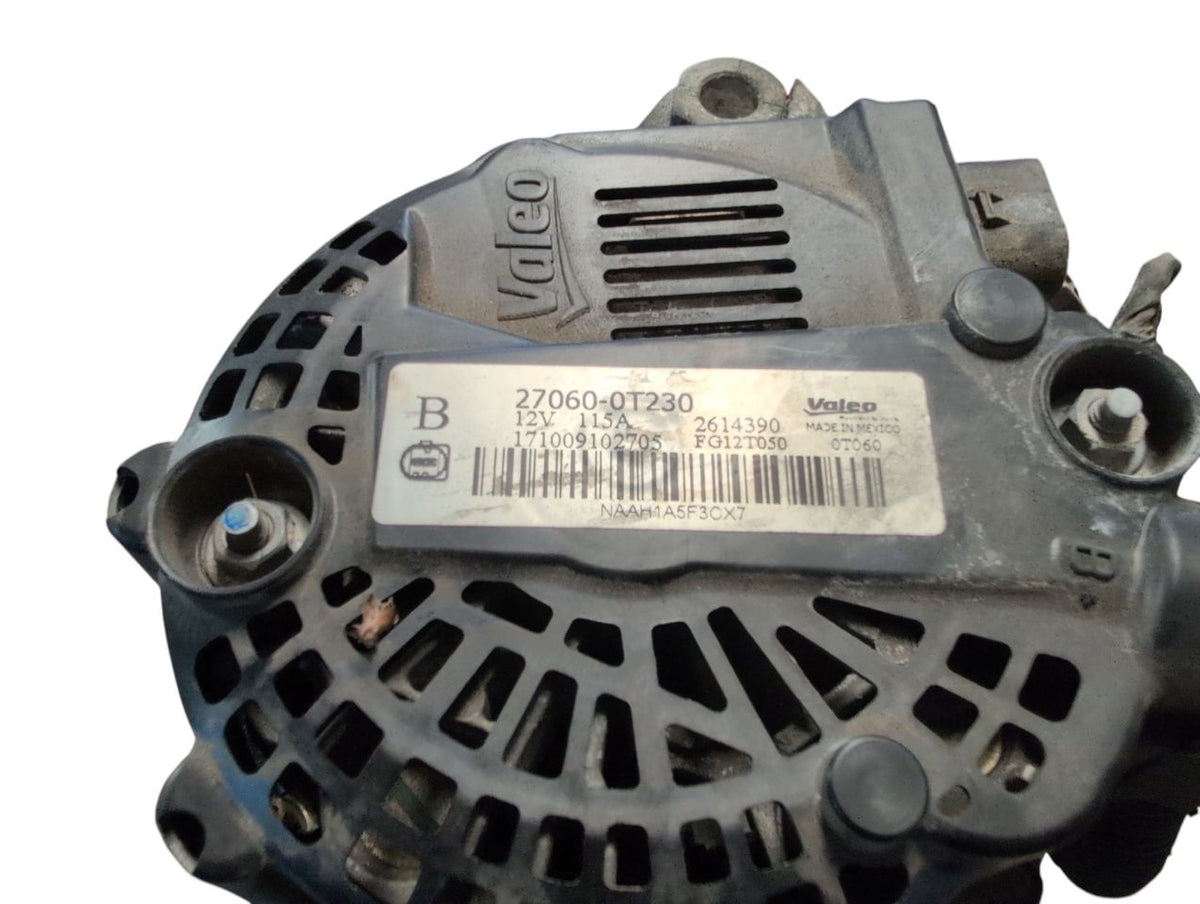 Alternator from a 2015 Toyota Corolla, photo 1