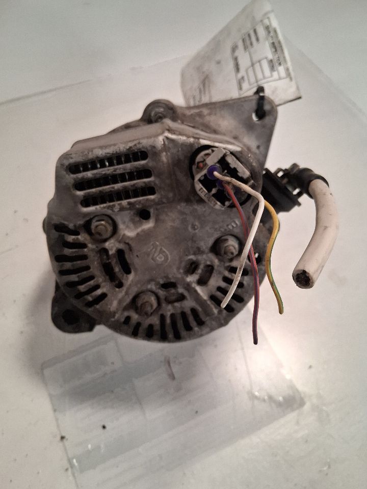 Alternator from a 1999 Toyota 4Runner, photo 3