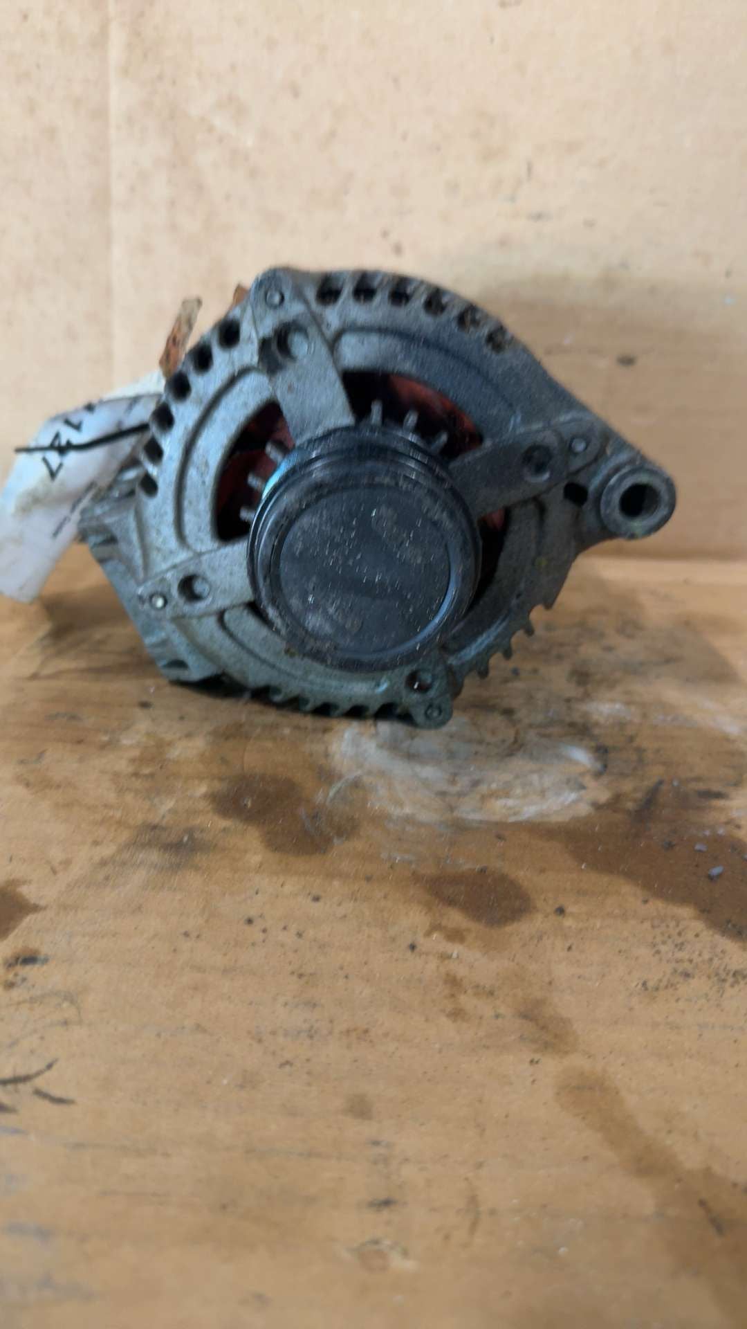 Alternator from a 2011 Volkswagen Routan, photo 3