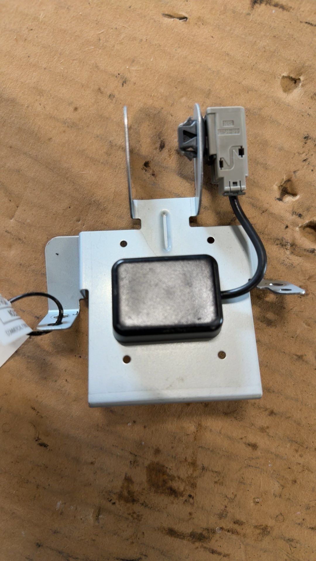 Antenna from a 2015 Honda CR-V, photo 1