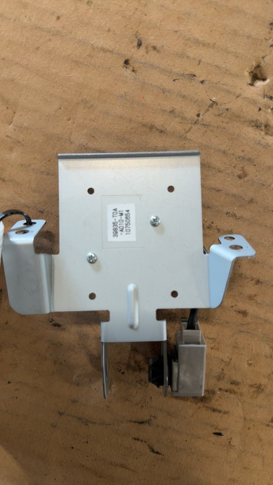 Antenna from a 2015 Honda CR-V, photo 2