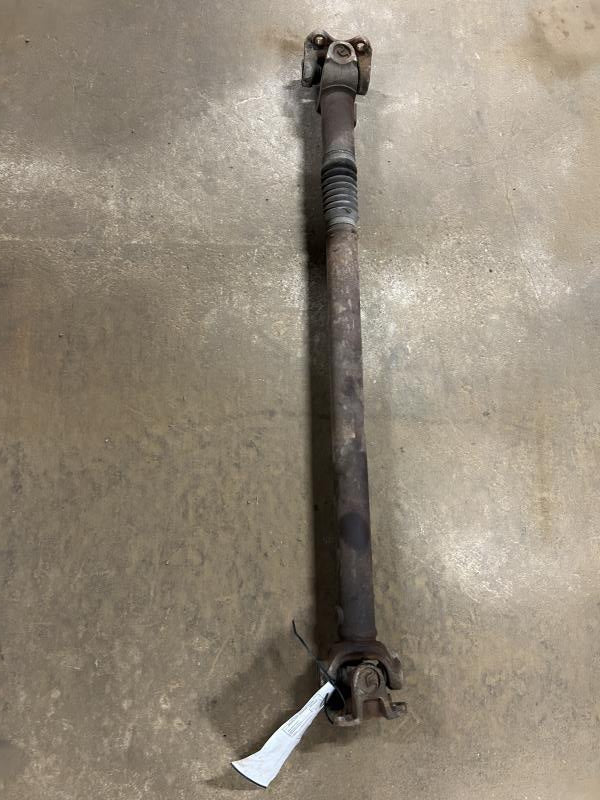 Drive Shaft from a 2006 Ford Expedition, front, photo 1