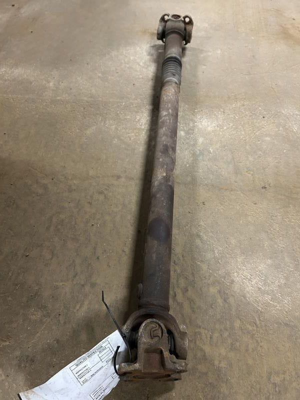 Drive Shaft from a 2006 Ford Expedition, front, photo 2