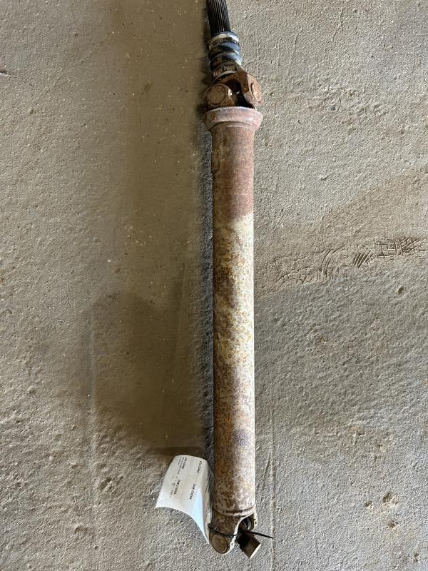 Drive Shaft from a 2007 GMC Sierra 1500, front, photo 1