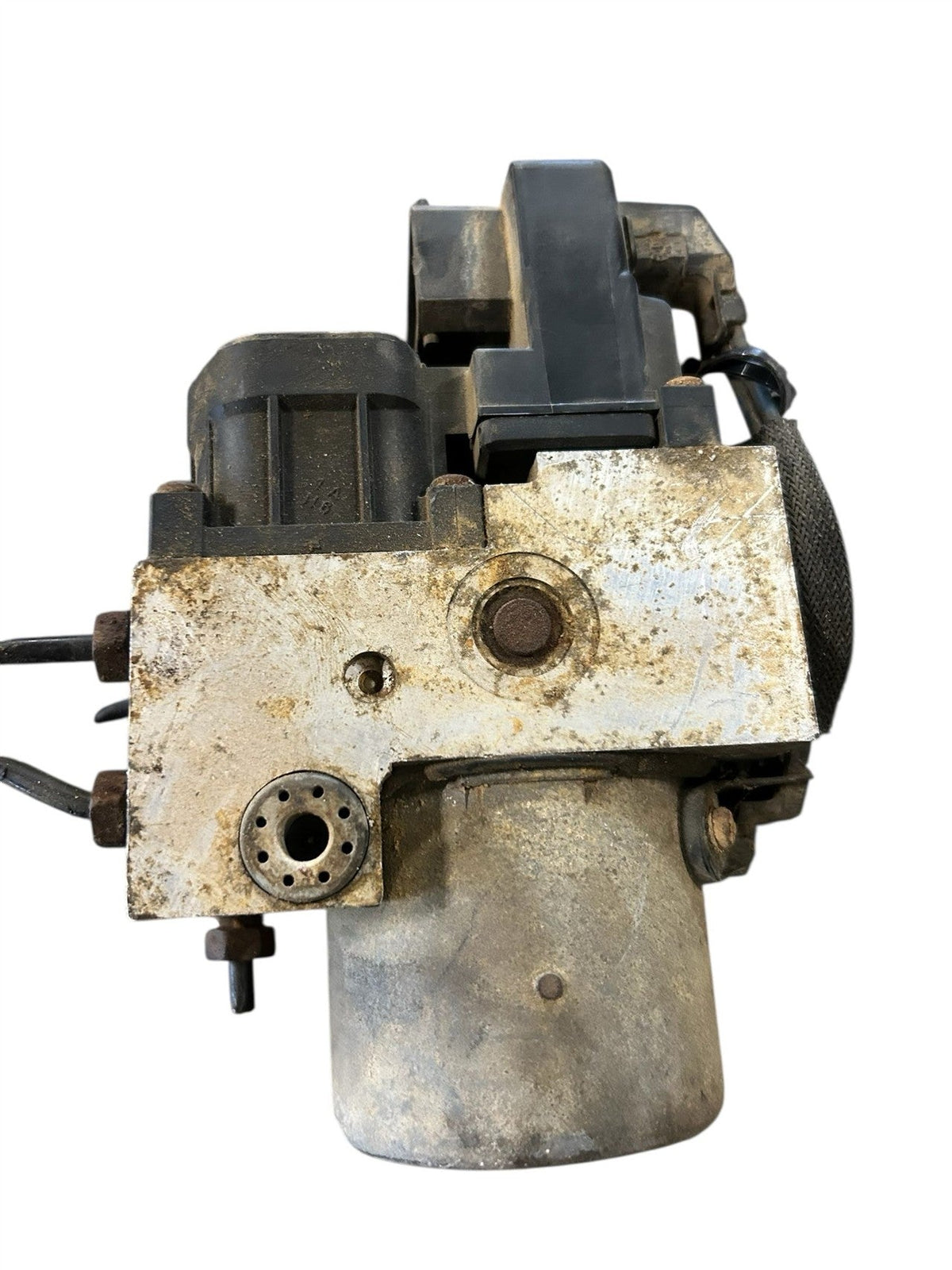 ABS Pump Module from a 2004 Ford F-150, photo 3