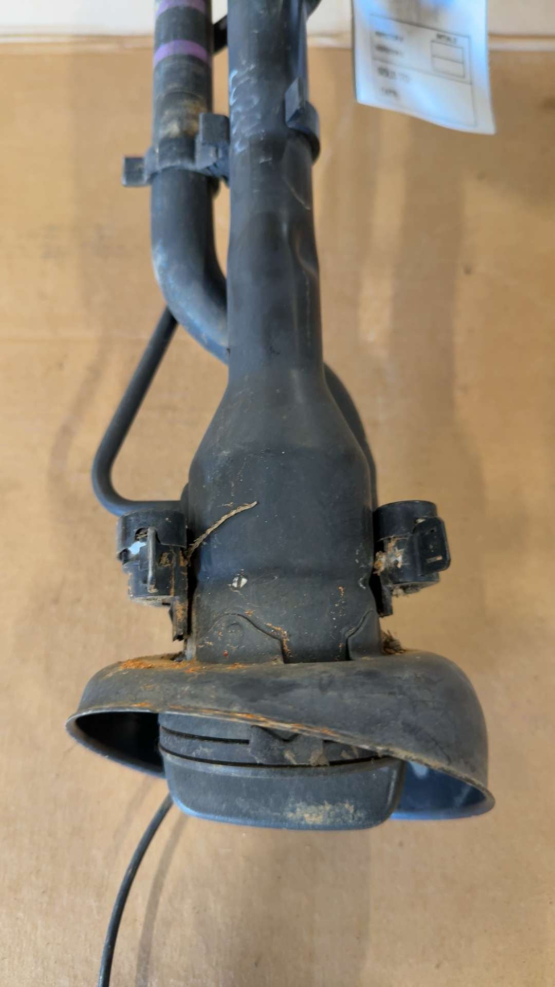 Fuel Filler Neck from a 2020 Nissan Titan, photo 2