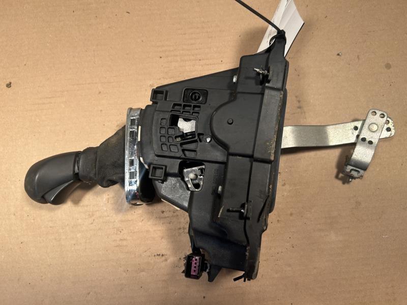 Gear Shifter from a 2009 Cadillac CTS, photo 2