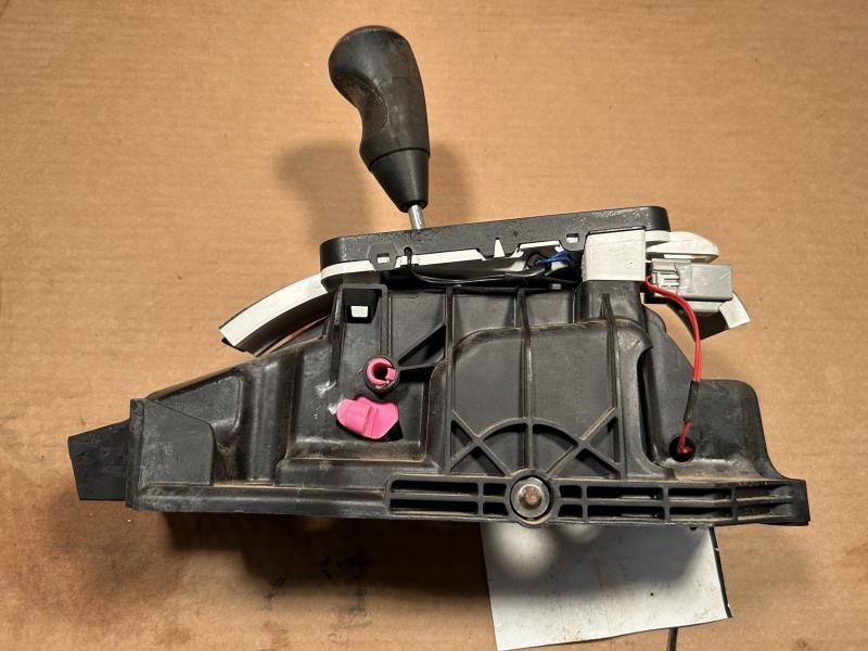 Gear Shifter from a 2007 Jeep Nitro, photo 2