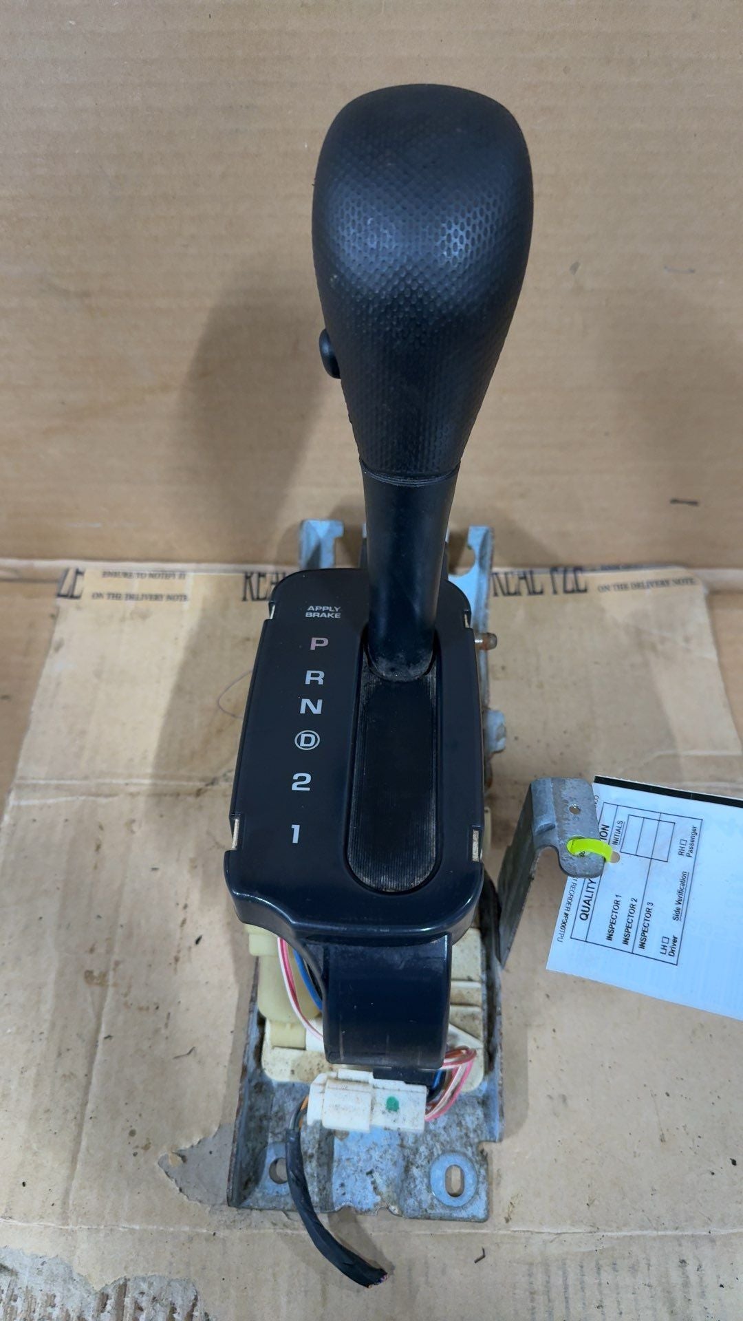 Gear Shifter from a 2002 Jeep Liberty, photo 1