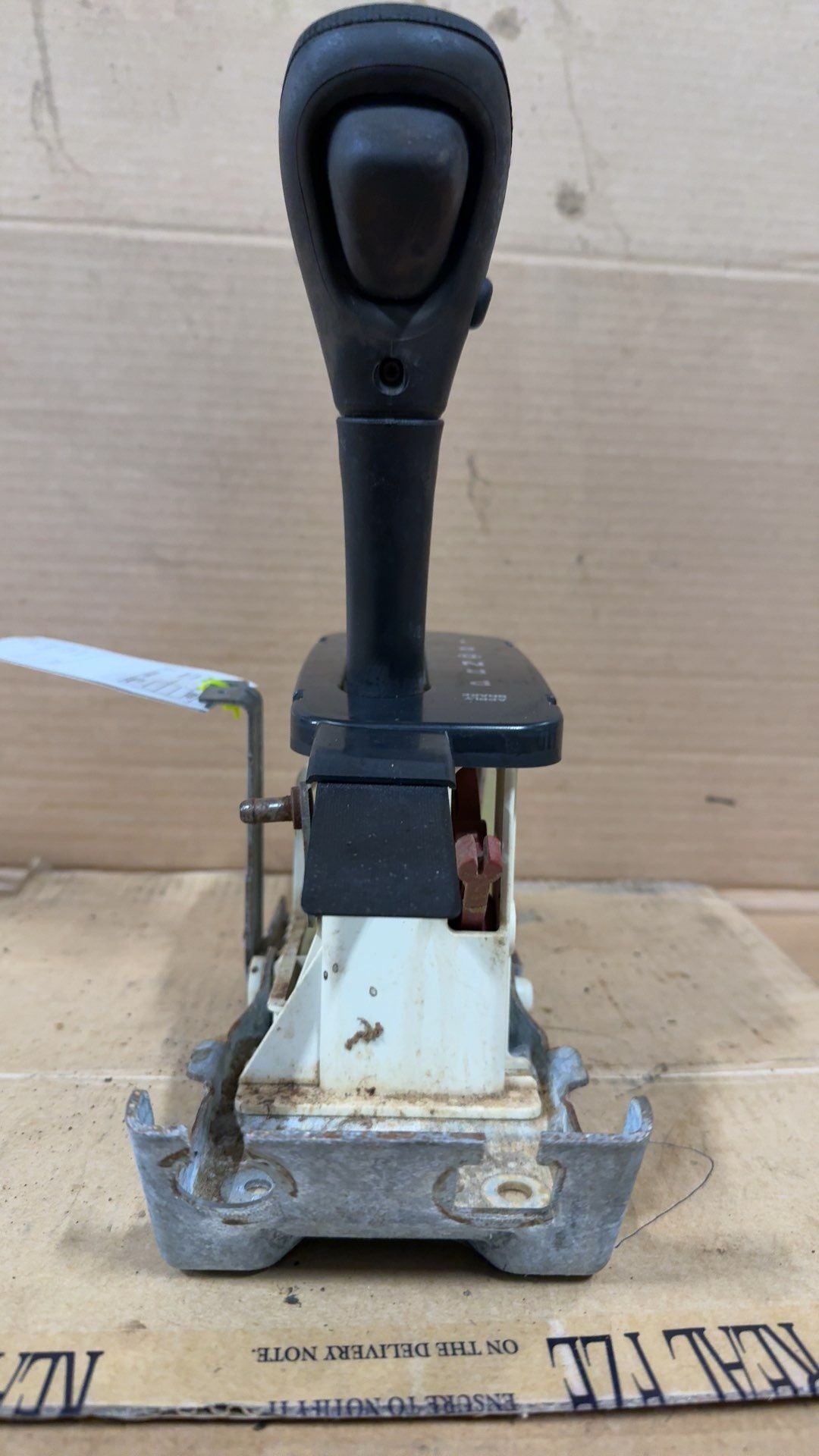 Gear Shifter from a 2002 Jeep Liberty, photo 4