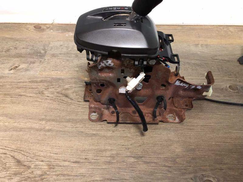 Gear Shifter from a 2010 Honda Accord, photo 2