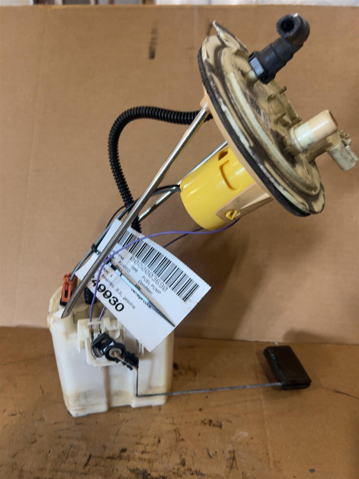 Fuel Pump from a 2011 Ford F-250 Super Duty, photo 1