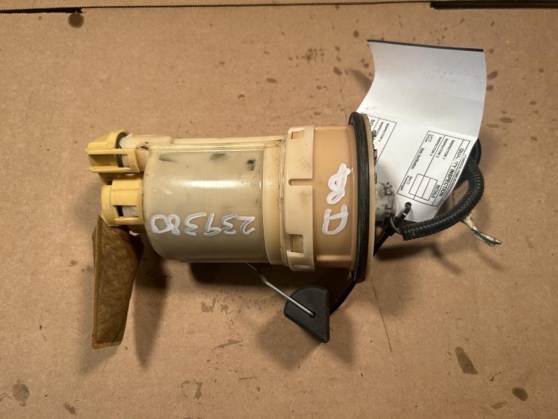 Fuel Pump from a 2007 Toyota, photo 1