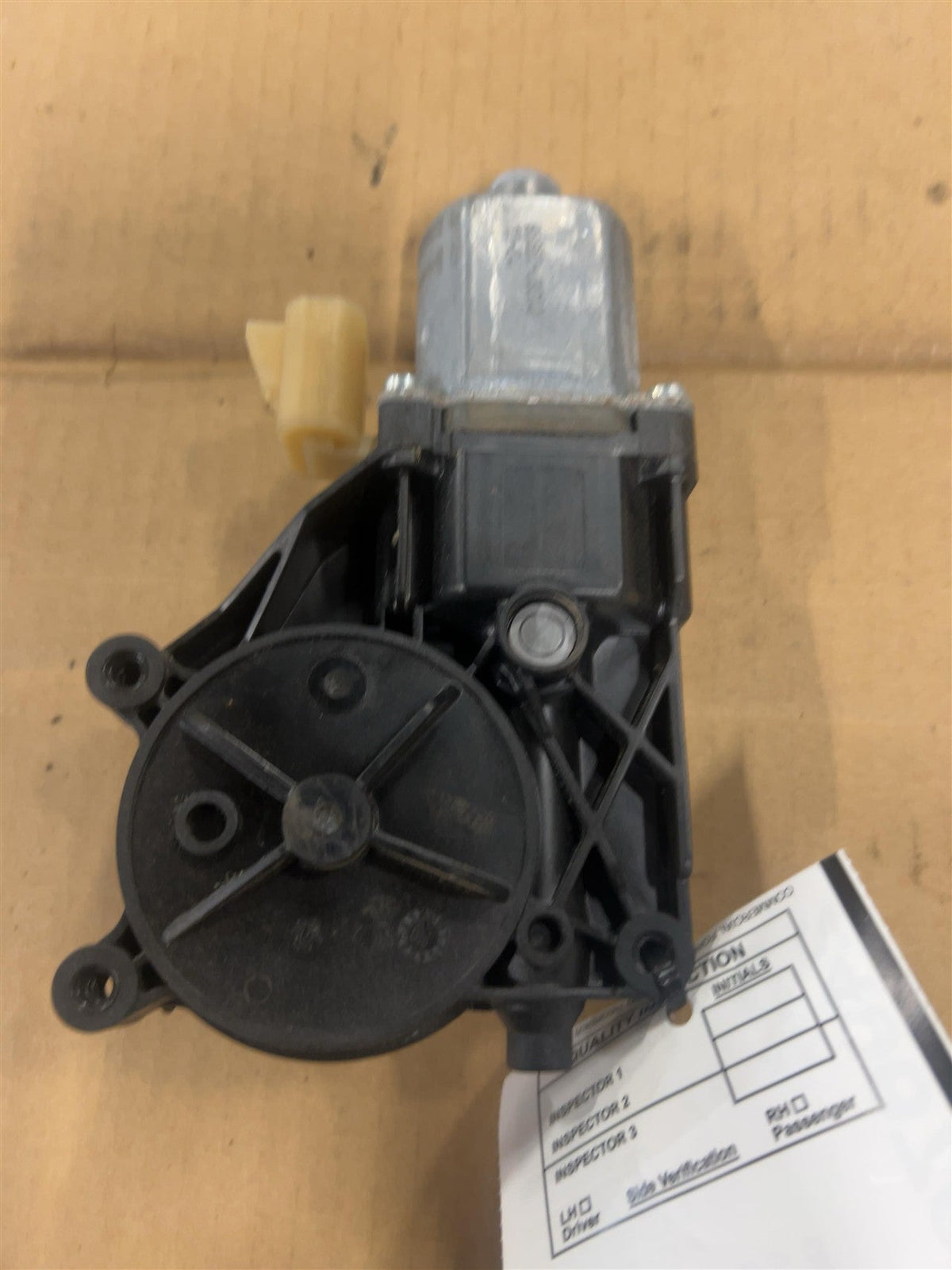 Window Regulator from a 2012 Chevrolet Cruze, front, right side, photo 2