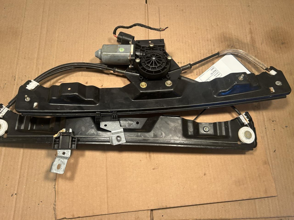Window Regulator from a 2003 Ford Explorer, front, right side, photo 2