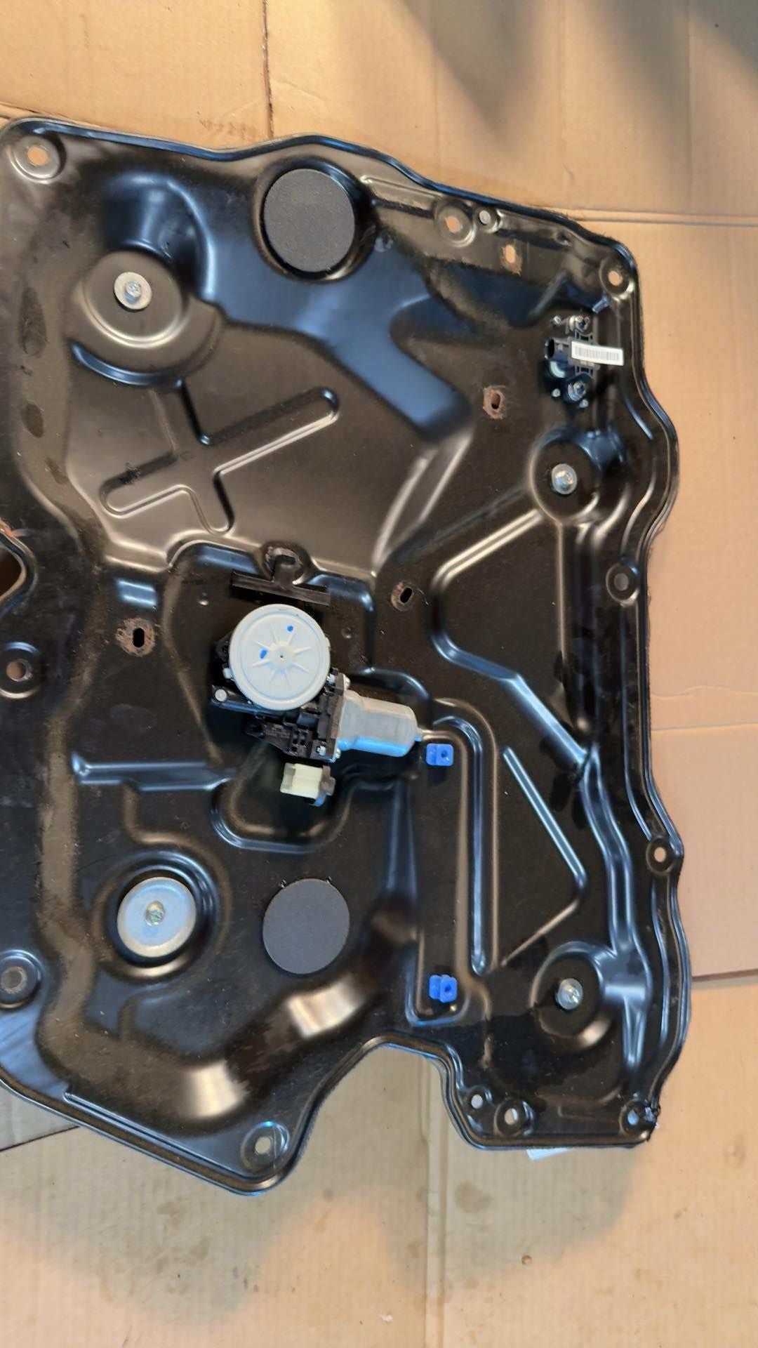 Window Regulator from a 2011 Nissan Altima, front, right side, photo 3
