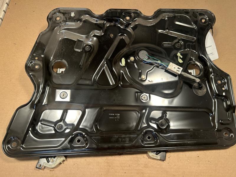 Window Regulator from a 2004 Nissan Maxima, front, right side, photo 2