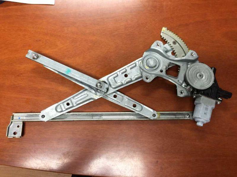 Window Regulator from a 2012 Honda Civic, front, right side, photo 1