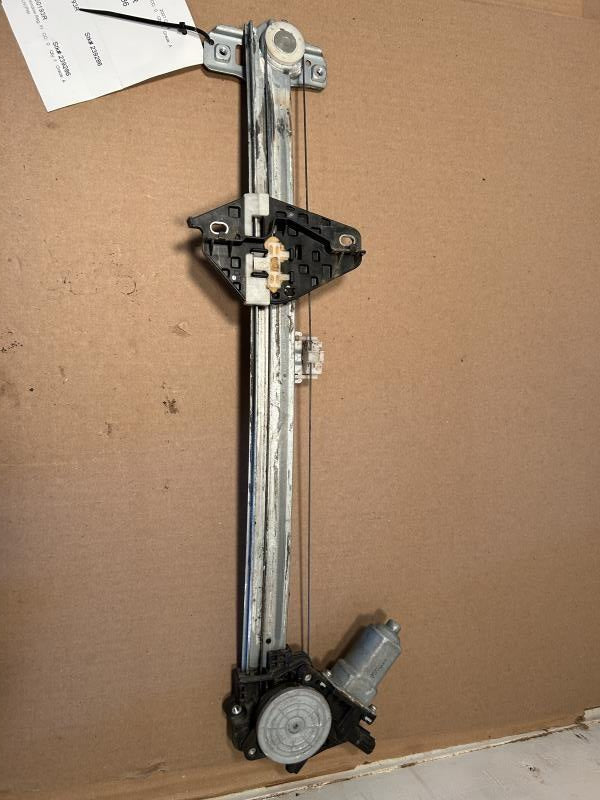 Window Regulator from a 2007 Honda CR-V, front, right side, photo 1