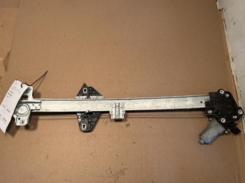 Window Regulator from a 2007 Honda CR-V, front, right side, photo 2