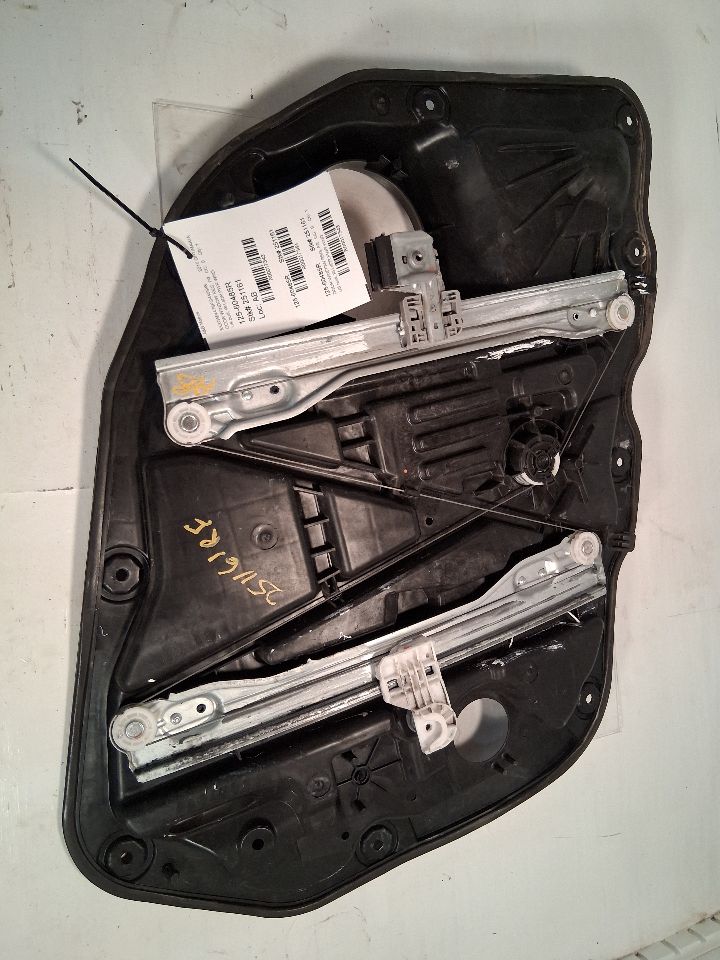 Window Regulator from a 2015 Kia Optima, front, right side, photo 1