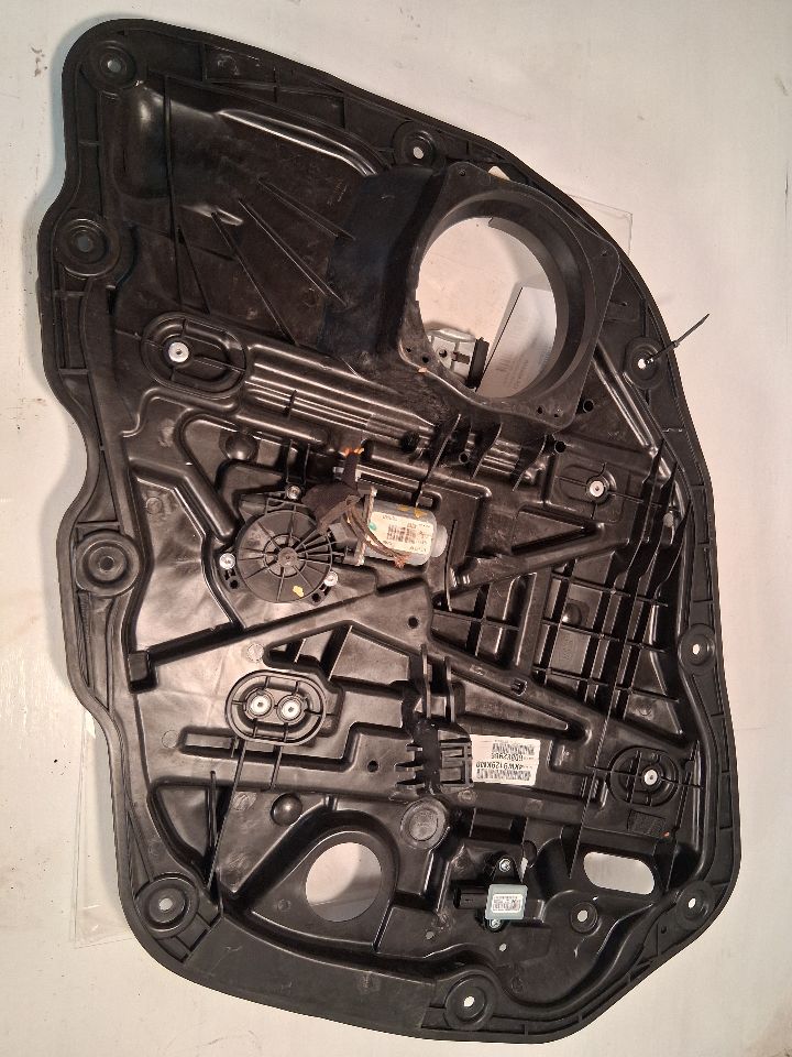Window Regulator from a 2015 Kia Optima, front, right side, photo 2