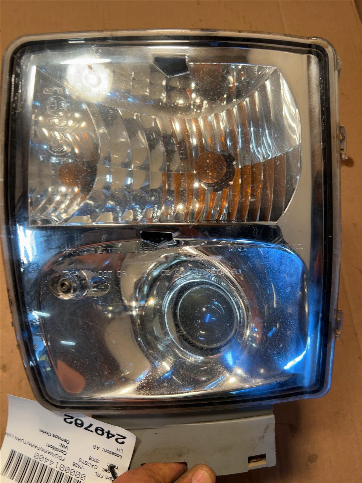 Side Marker Light from a 2008 Cadillac STS, left side, photo 2