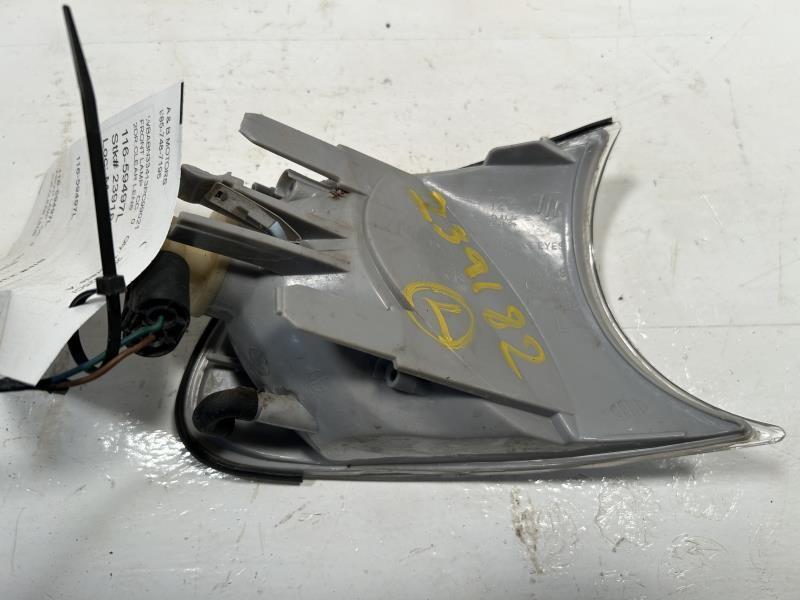 Side Marker Light from a 2003 BMW 325i, left side, photo 2