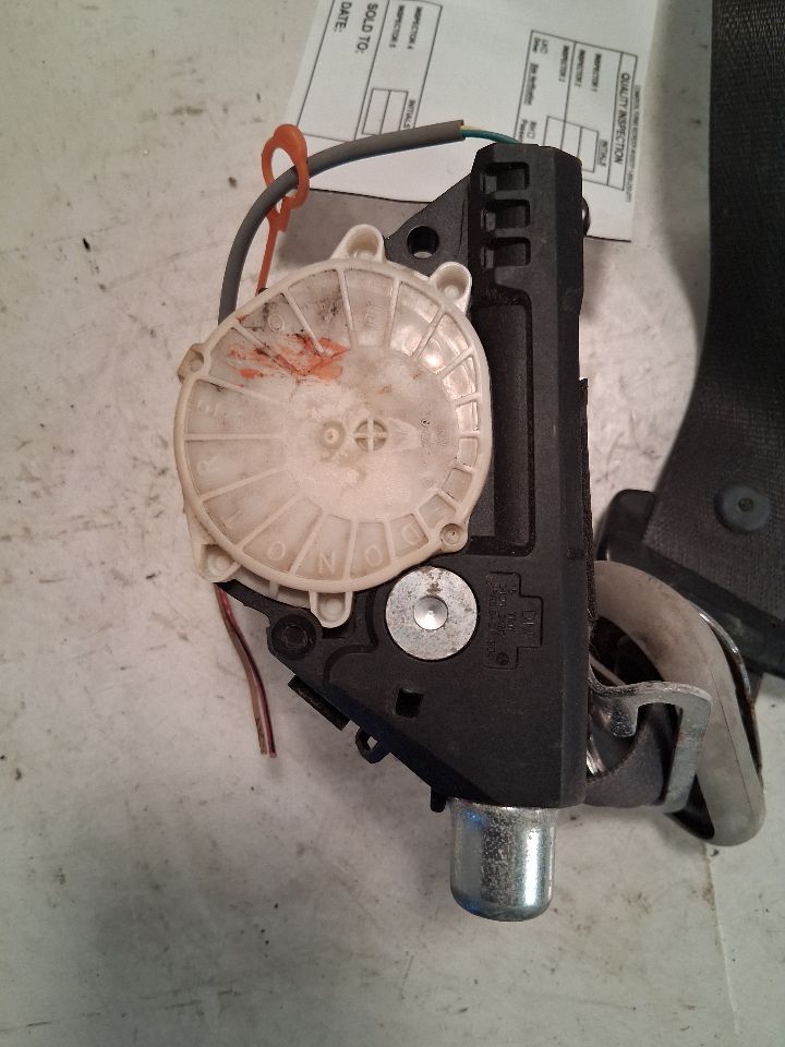 Seat Belt from a 2010 Chevrolet Avalanche 1500, front, photo 2