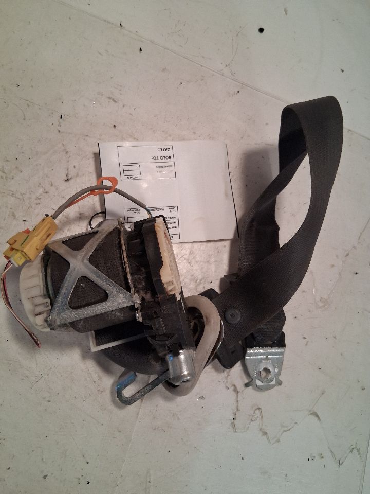 Seat Belt from a 2010 Chevrolet Avalanche 1500, front, photo 3