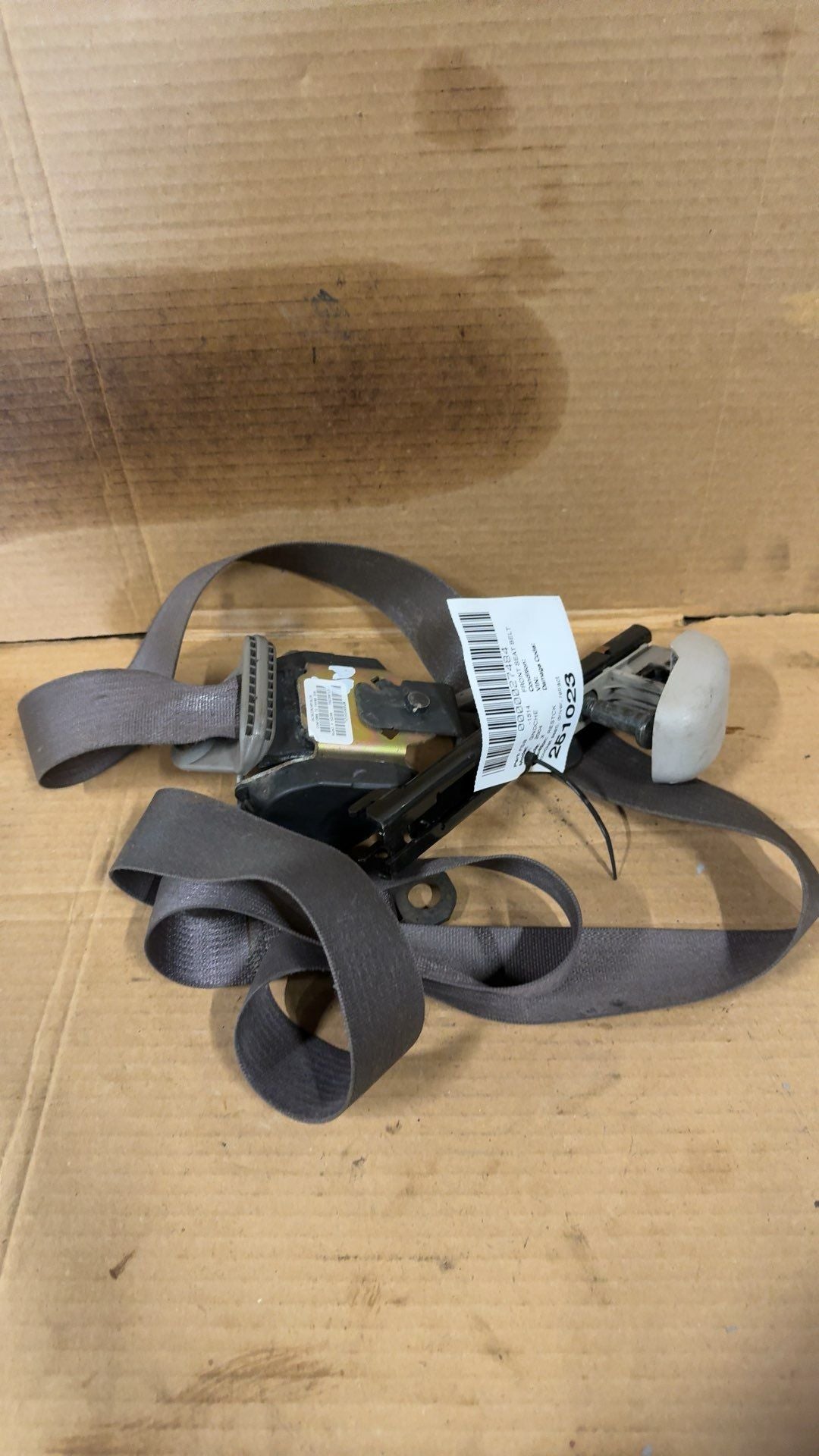Seat Belt from a 2004 Jeep Grand Cherokee, front, photo 1