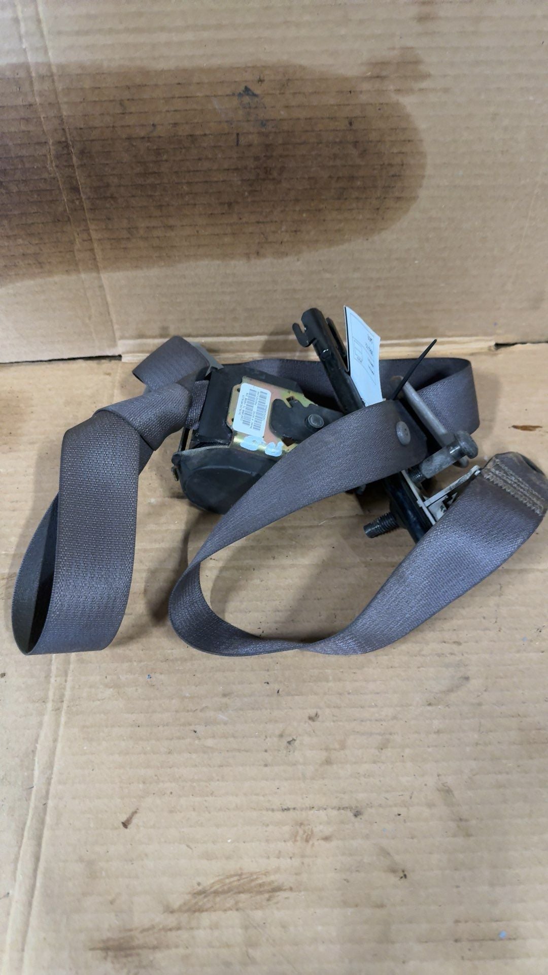 Seat Belt from a 2004 Jeep Grand Cherokee, front, photo 1